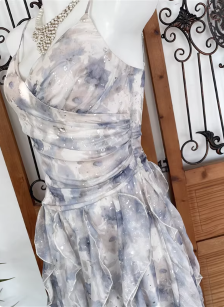 Elegant Printed Spaghetti Strap V-Neck Ruffled Layered Tulle Formal Prom Dresses