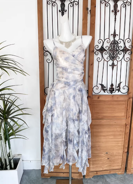Elegant Printed Spaghetti Strap V-Neck Ruffled Layered Tulle Formal Prom Dresses