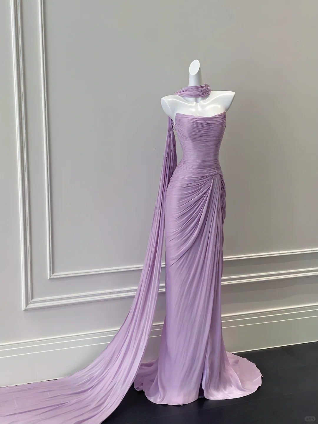 Elegant Purple Fitted Strapless Pleated Satin Long Formal Prom Dresses
