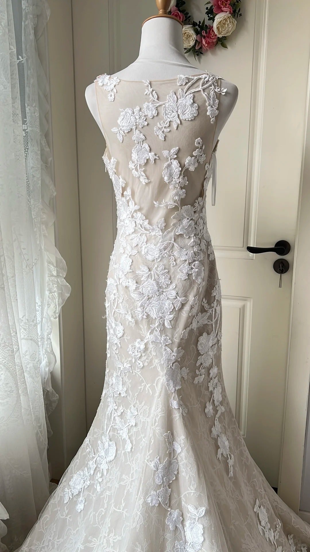 Elegant Retro Ivory Mermaid V-Neck Halter Lace Train Formal Prom Dresses Wedding Dresses