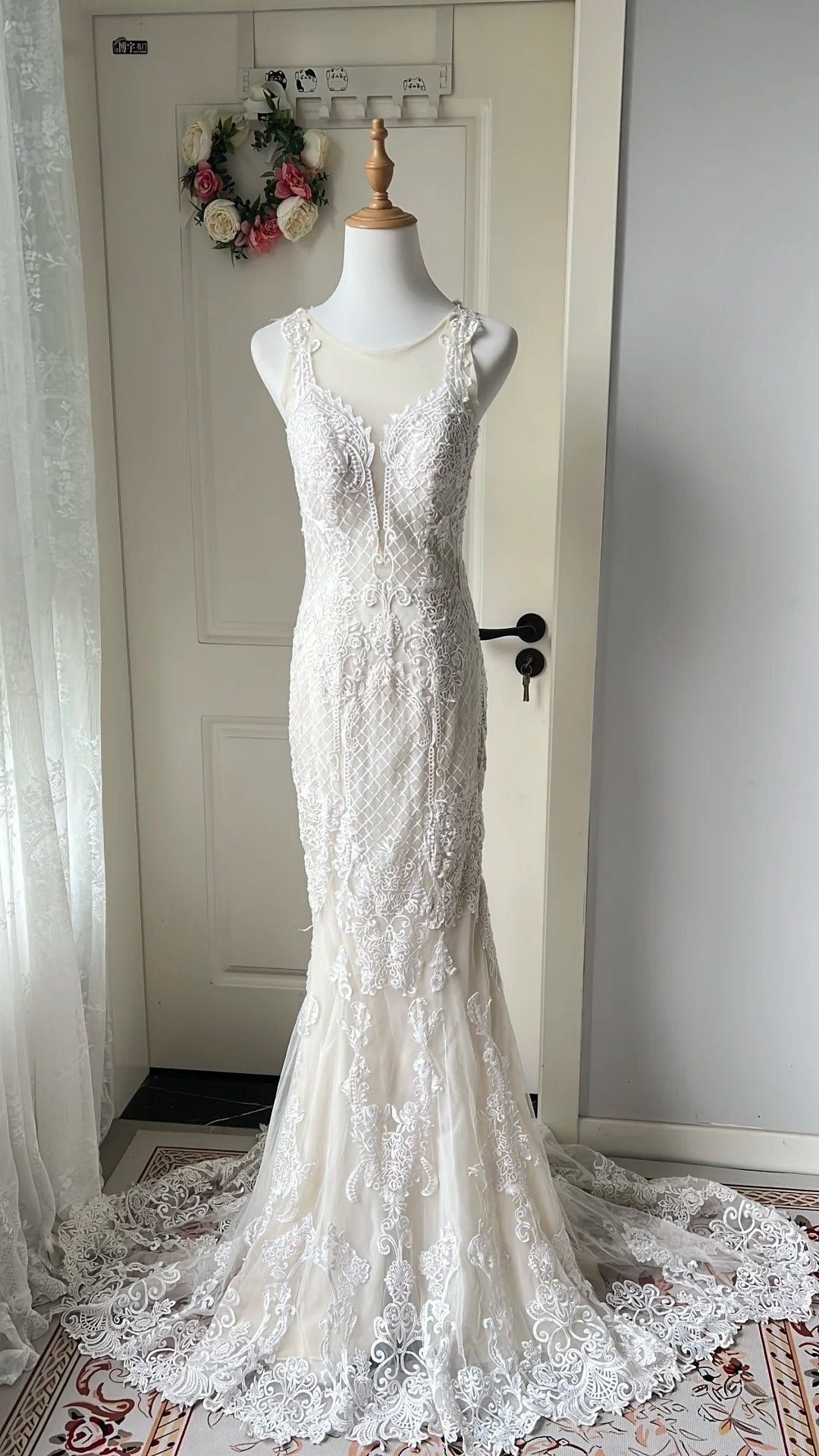 Elegant Retro White Mermaid Round Neck Lace Train Formal Prom Dresses Wedding Dresses Secondary image