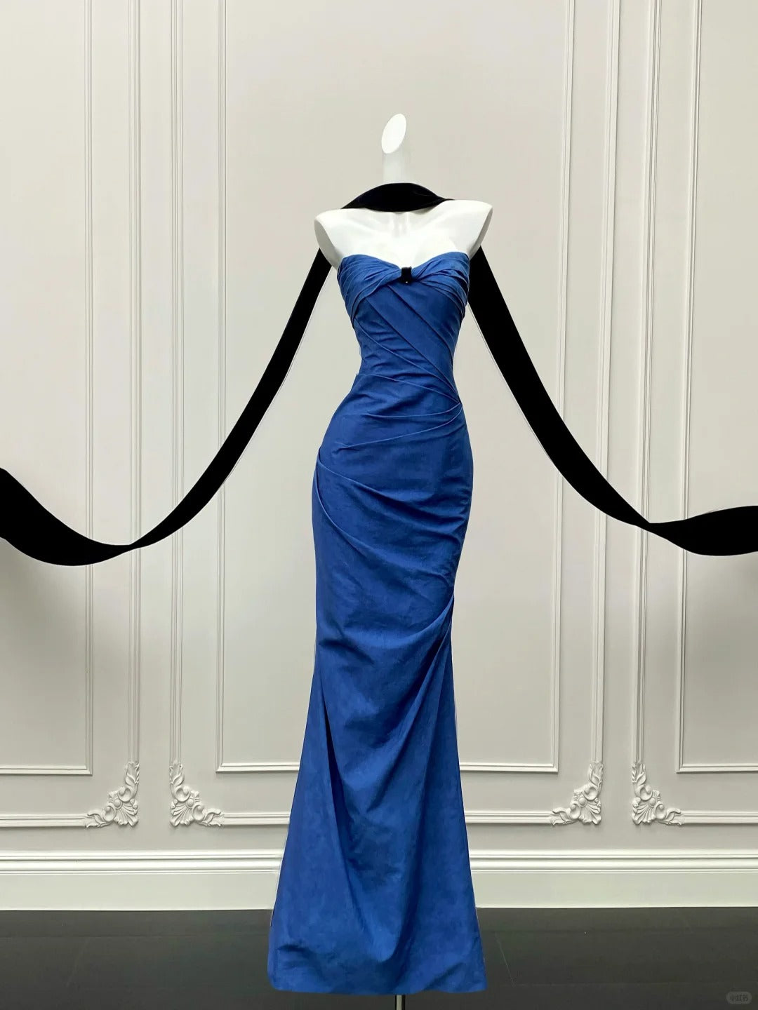 Elegant Royal Blue Mermaid Strapless Pleated Long Formal Prom Dresses Main image