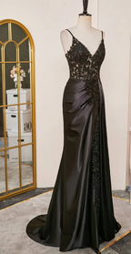Elegant Black Spaghetti Straps Formal Evening Dresses Satin Sheath Long Formal Prom Dresses With Slits