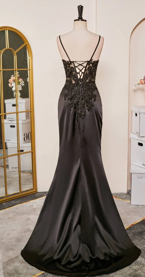 Elegant Black Spaghetti Straps Formal Evening Dresses Satin Sheath Long Formal Prom Dresses With Slits