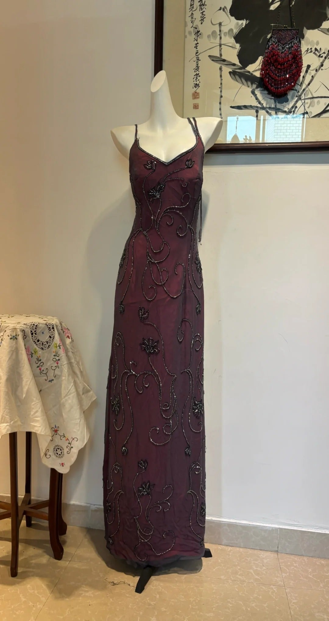 Elegant Vintage Burgundy Beaded Floral Crossover Backless Satin Long Formal Prom Dresses Secondary image