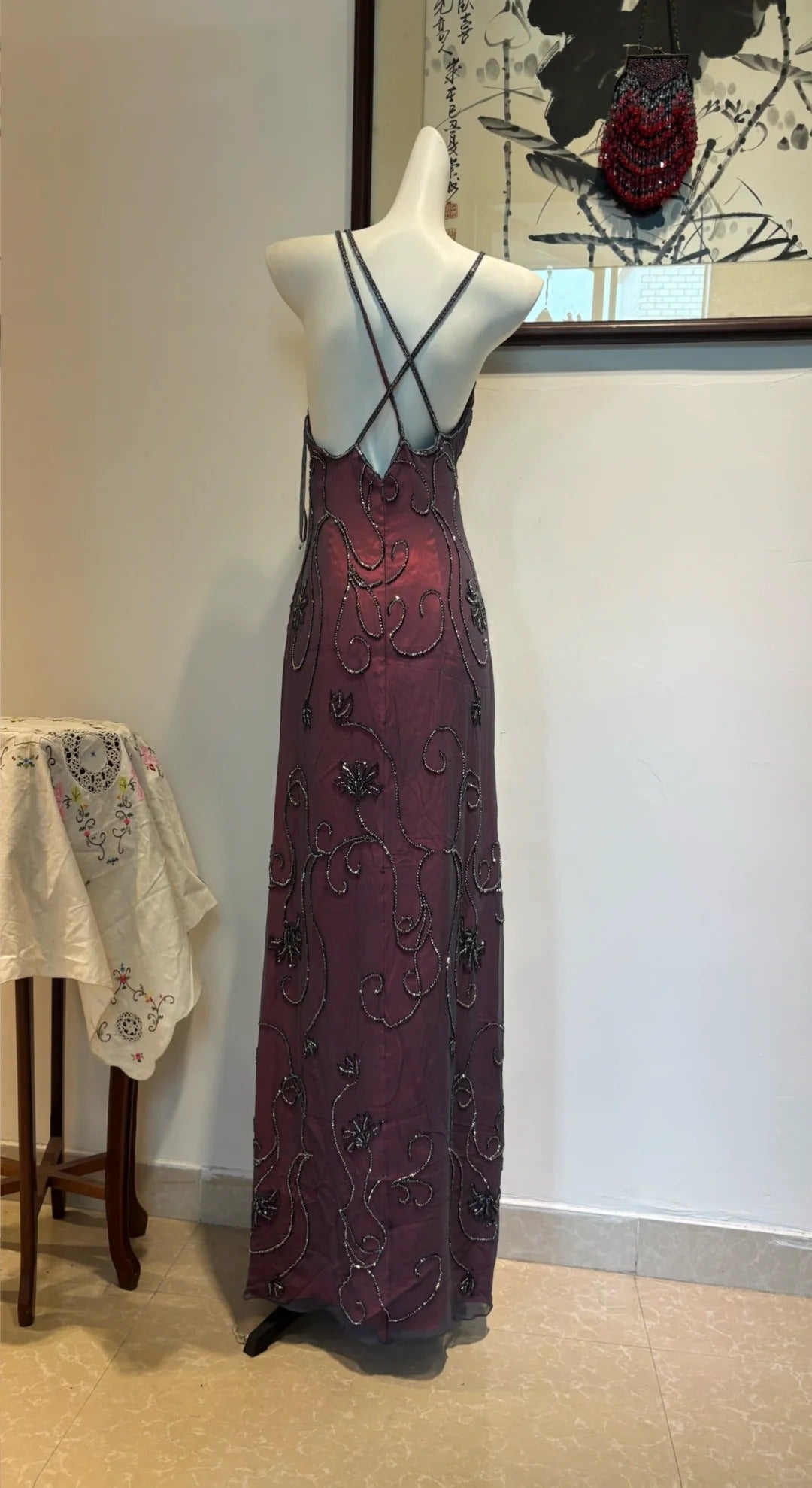 Elegant Vintage Burgundy Beaded Floral Crossover Backless Satin Long Formal Prom Dresses