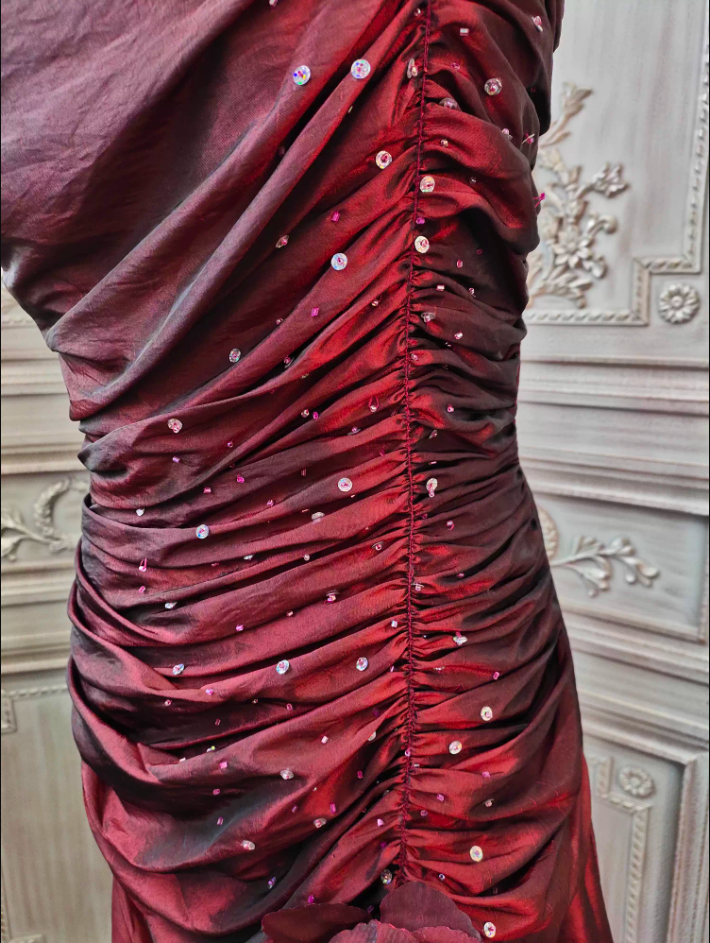 Elegant Vintage Burgundy Strapless Ruched Satin Long Formal Prom Dresses