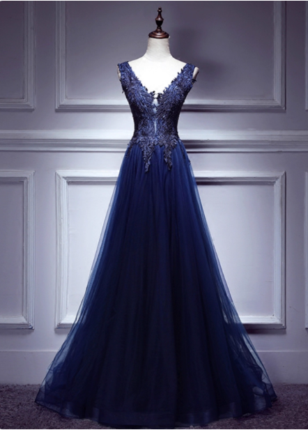 Elegant Vintage Navy Blue V-Neck Lace Embroidery Tulle Long Formal Prom Dresses Secondary image