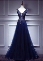 Elegant Vintage Navy Blue V-Neck Lace Embroidery Tulle Long Formal Prom Dresses