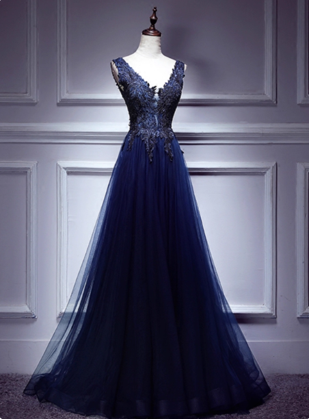 Elegant Vintage Navy Blue V-Neck Lace Embroidery Tulle Long Formal Prom Dresses