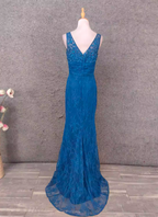 Elegant Vintage Royal Blue V-Neck Lace Long Formal Prom Dresses