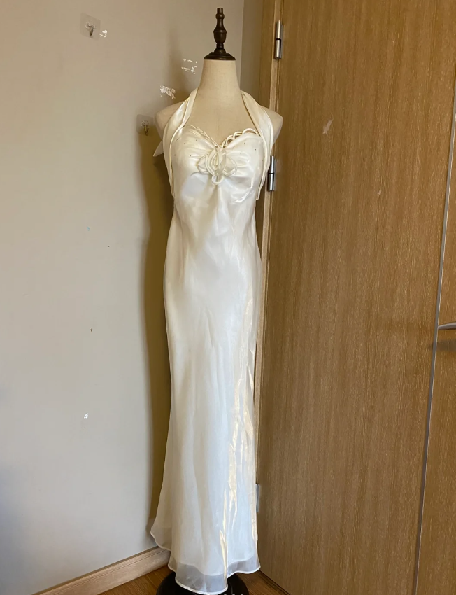 Elegant White Mermaid Halter Neck Satin Long Formal Prom Dresses