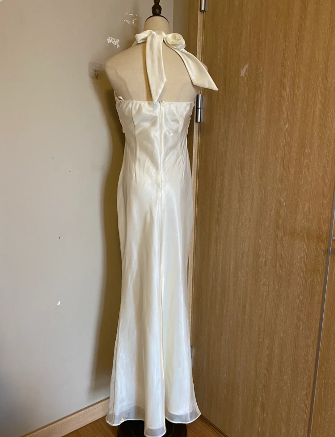 Elegant White Mermaid Halter Neck Satin Long Formal Prom Dresses
