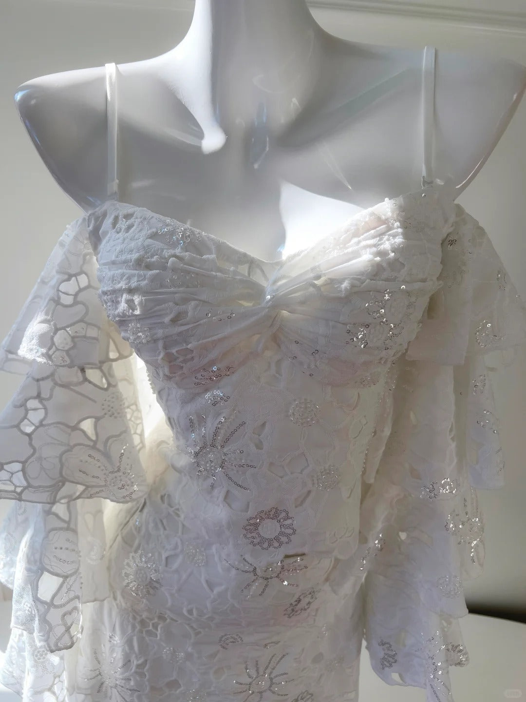 Elegant White Mermaid Strapless Off-The-Shoulder Lace Long Formal Prom Dresses