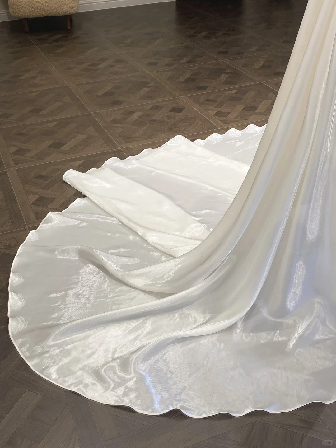 Elegant White Mermaid Strapless Satin Wedding Dresses With Train