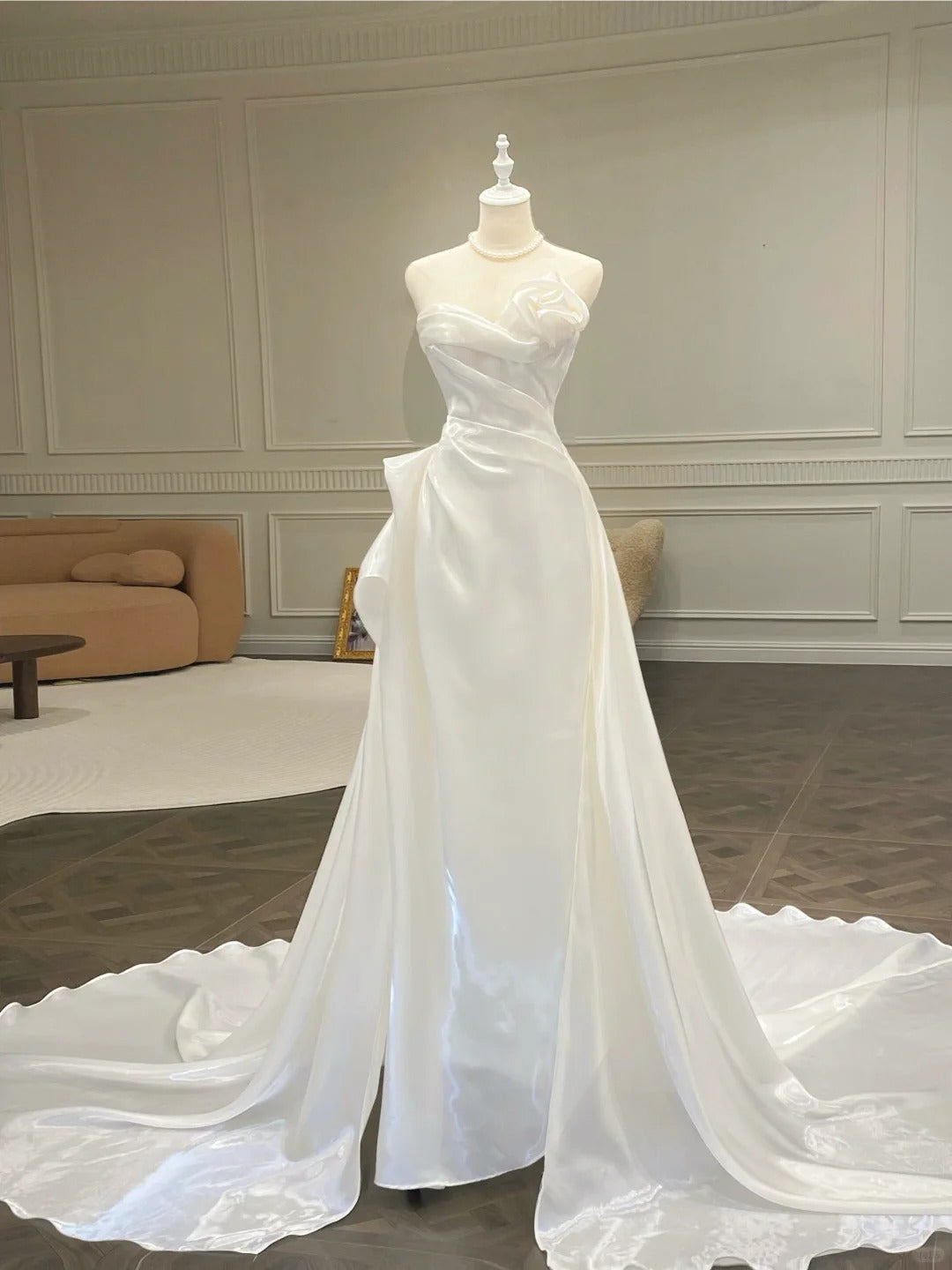 Elegant White Mermaid Strapless Satin Wedding Dresses With Train Main image