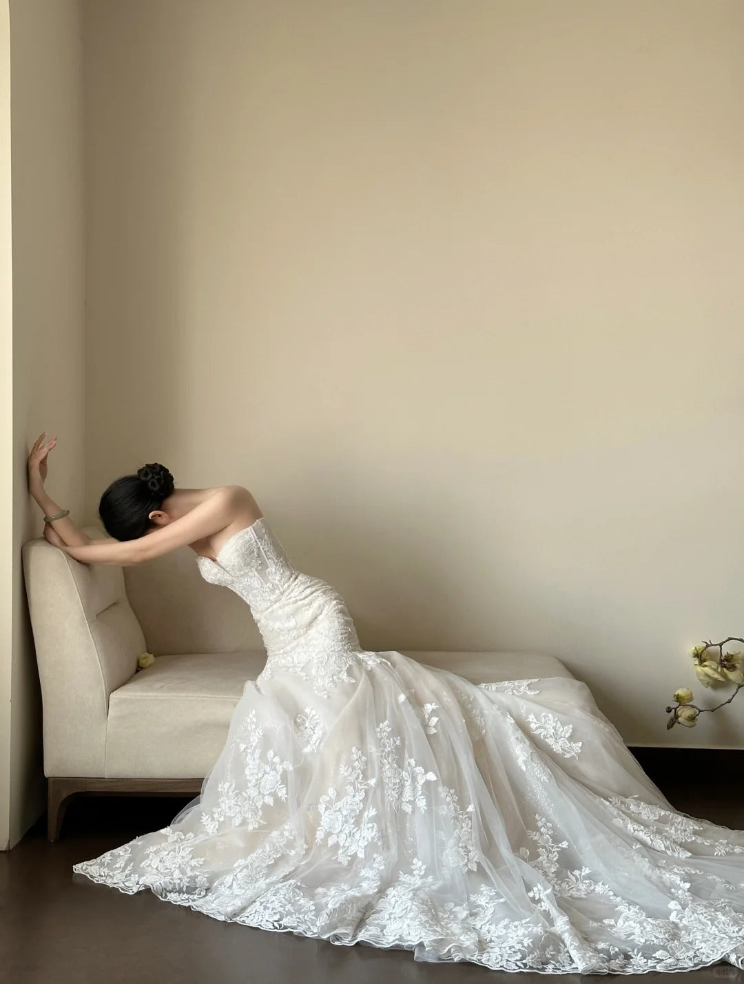 Elegant White Mermaid Train Lace Tulle Wedding Dresses Secondary image