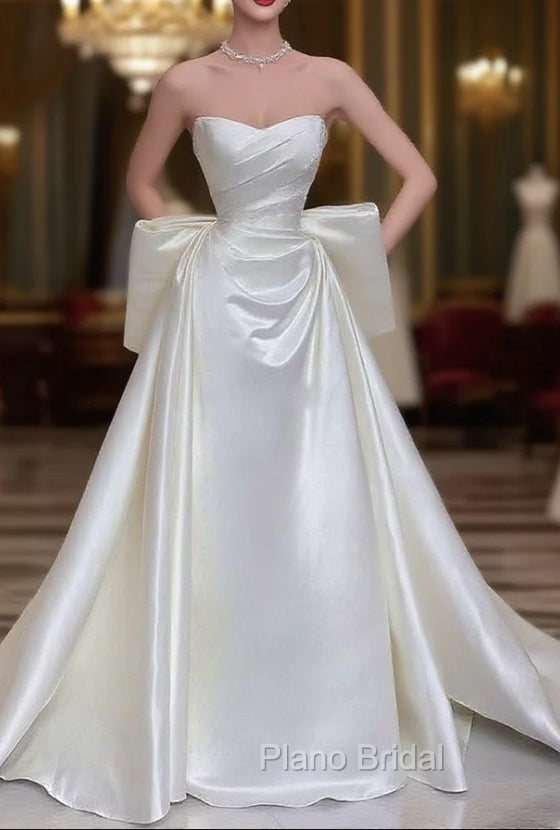 Elegant White Wedding Dresses With Train Mermaid Bridal Gowns Main image