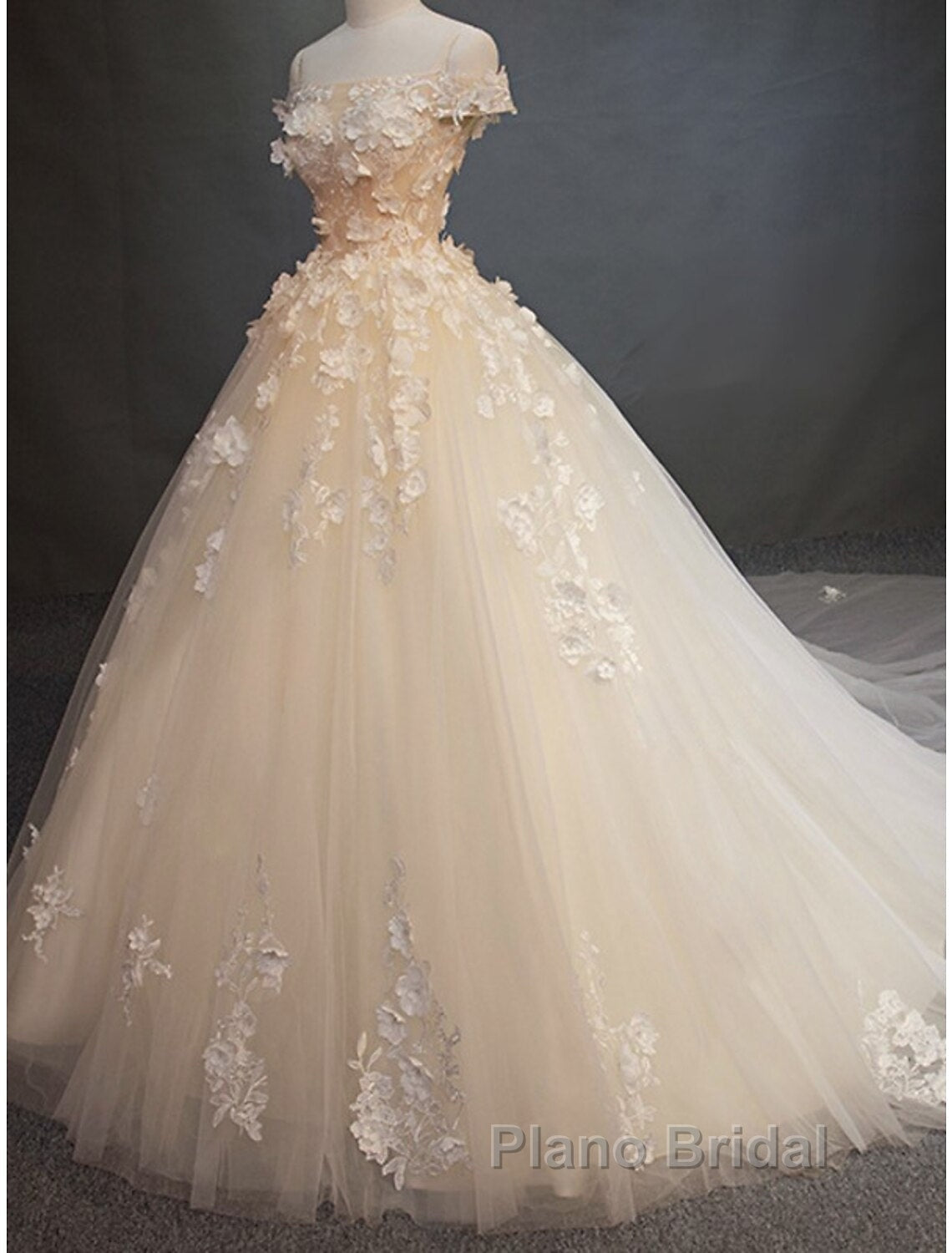 Engagement Vintage Formal Wedding Dresses Ball Gown Off Shoulder Cap Sleeve Cathedral Train Lace Bridal Gowns With Pearls Appliques Secondary image
