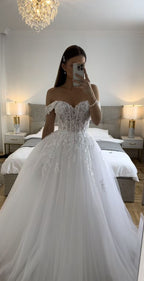 Ethereal Wedding Dresses Ball Gown Off The Shoulder Tulle White Wedding Dresses Bridal Gowns