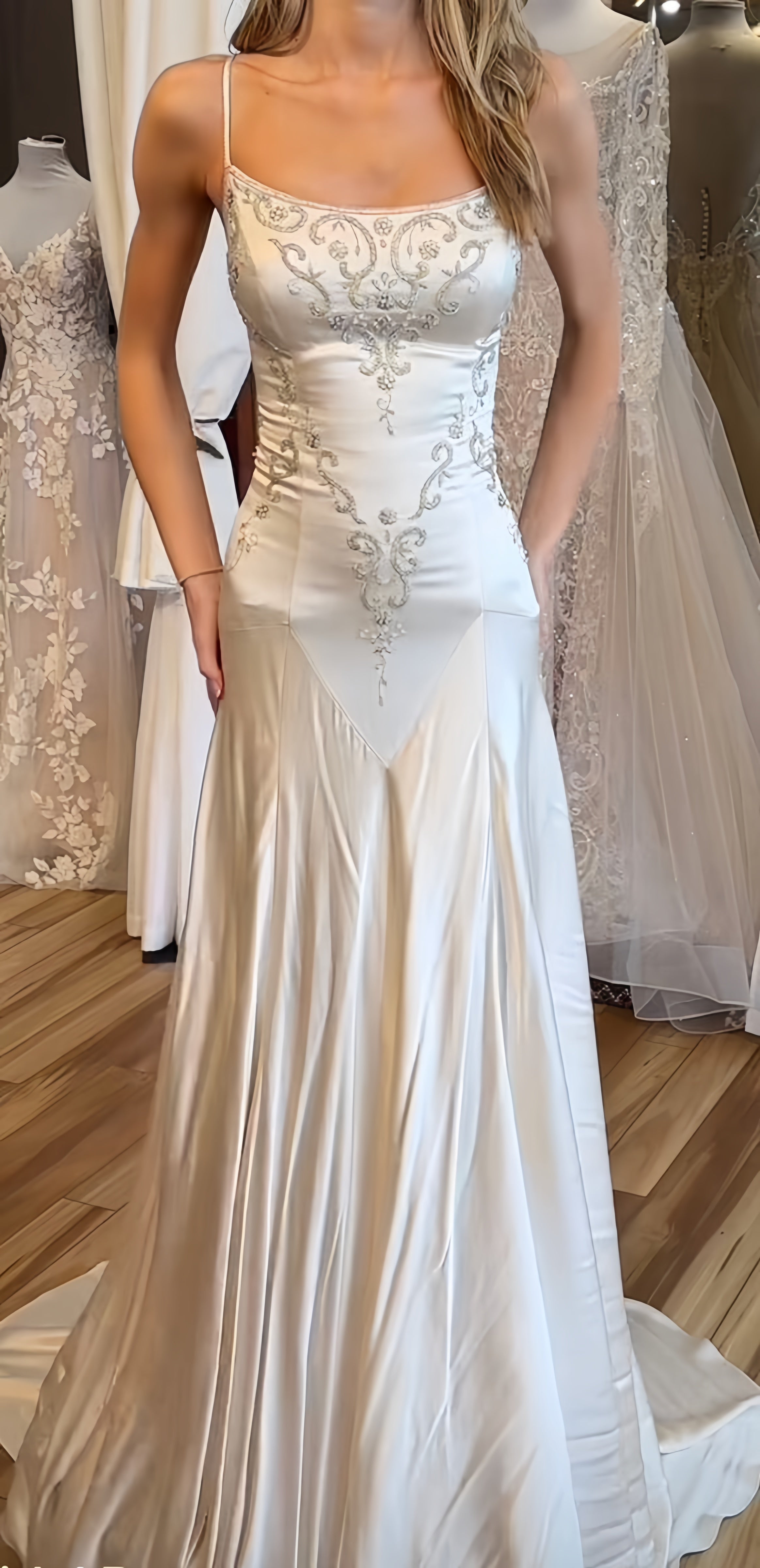 Exquisite Ivory Mermaid Long Wedding Dresses Appliques Satin Bridal Dresses Main image