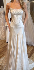 Exquisite Ivory Mermaid Long Wedding Dresses Appliques Satin Bridal Dresses