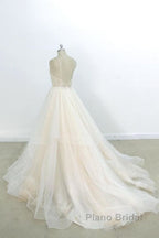 Eye-catching Appliques Tulle A-line Wedding Dress