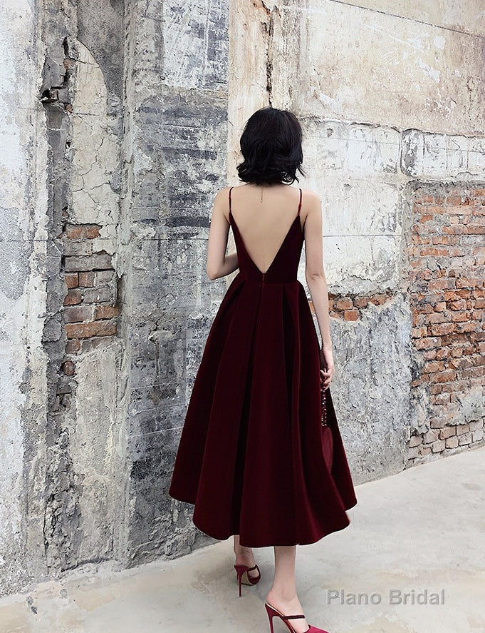 Simple burgundy velvet short prom dress Secondary image
