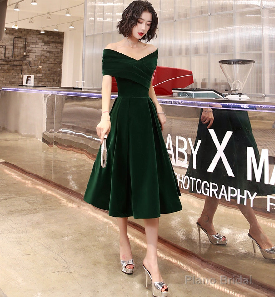 Green velvet short prom dress homecoming dress Secondary image