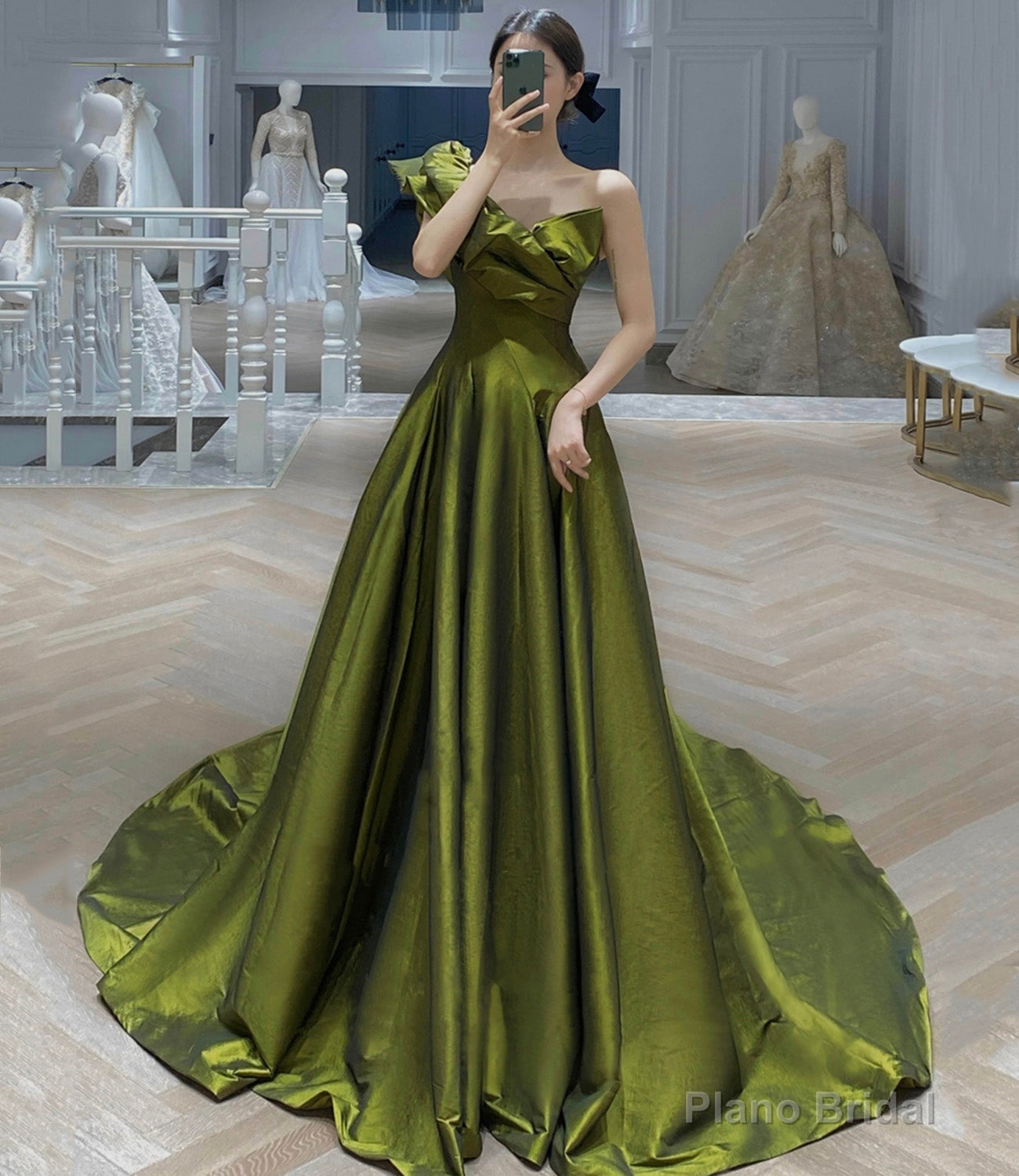 Green satin long prom dress A line evening dress Secondary image