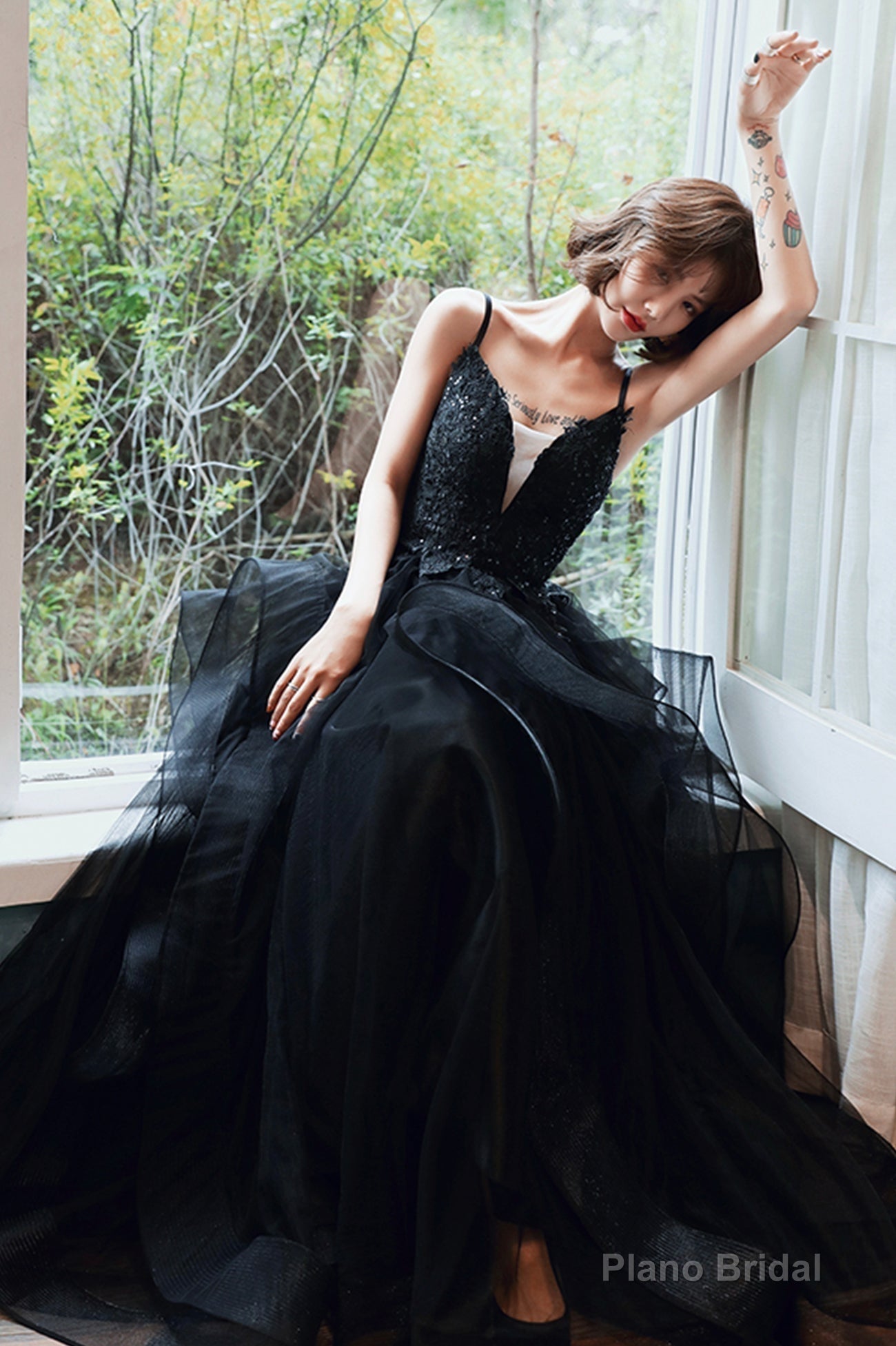 Black v neck lace long prom dress A line evening dress Secondary image
