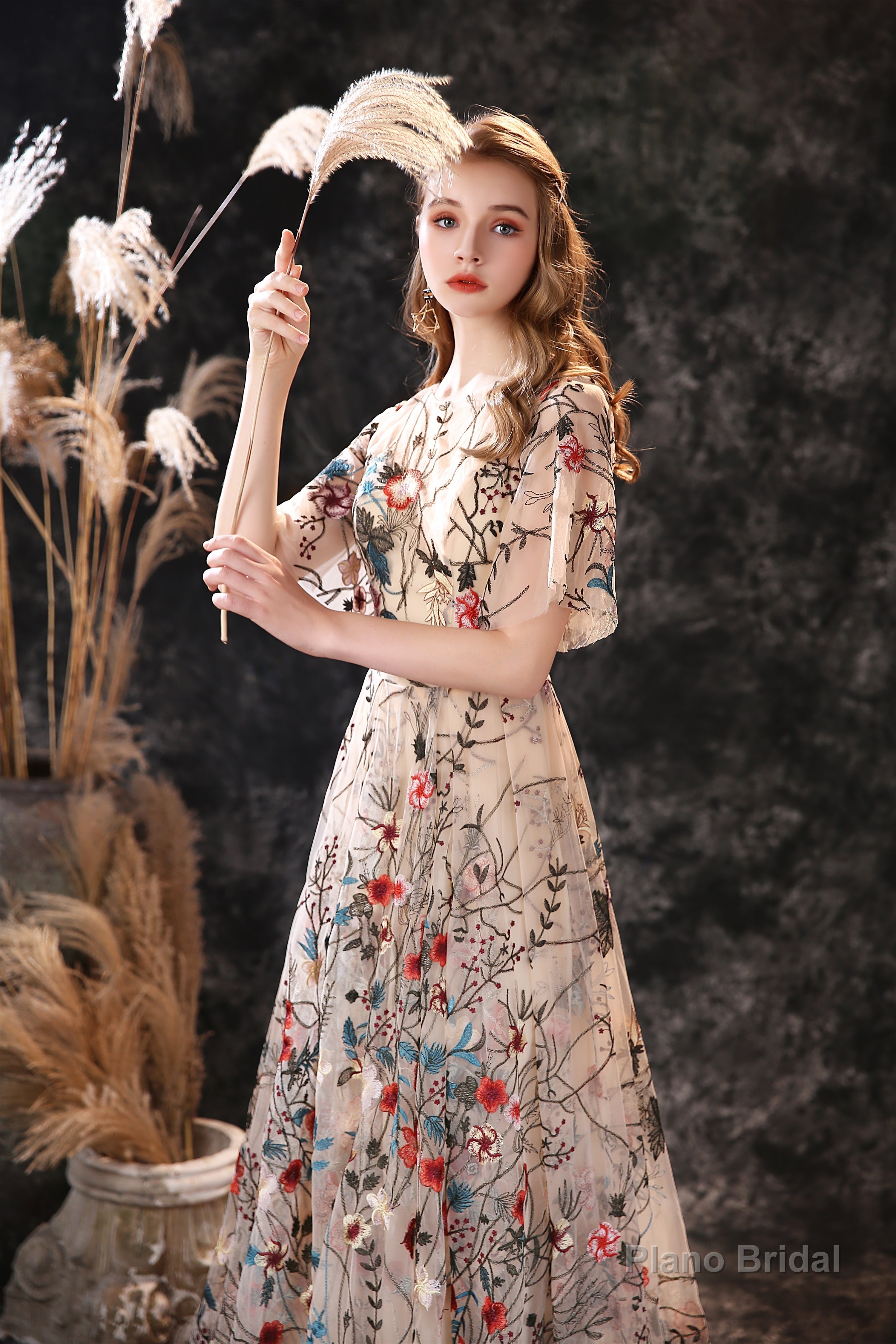 Floral Embroidery Long Tulle Short Sleeve Train Prom Dresses Secondary image