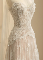 Flowing Lace Sweetheart Neckline A-Line Tulle Wedding Dresses
