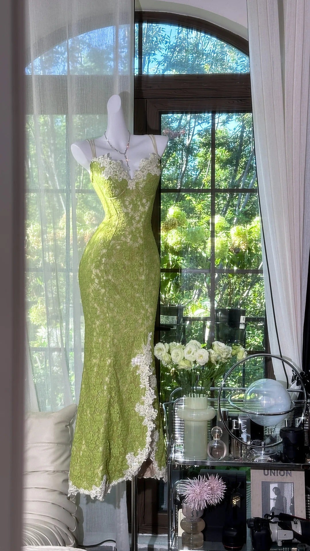 Fresh Green Mermaid Strapless Backless Criss-Cross Lace Long Formal Prom Dresses