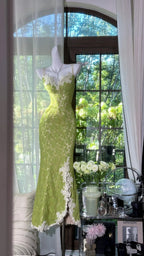 Fresh Green Mermaid Strapless Backless Criss-Cross Lace Long Formal Prom Dresses