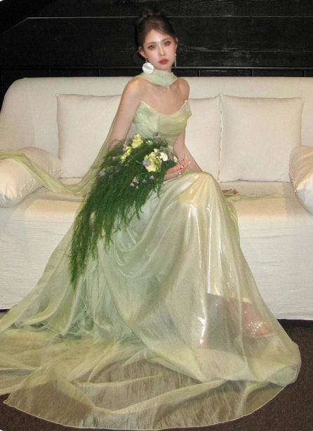 Gentle Light Green A-Line Strapless Layered Ruffled Tulle Train Formal Prom Dresses Secondary image