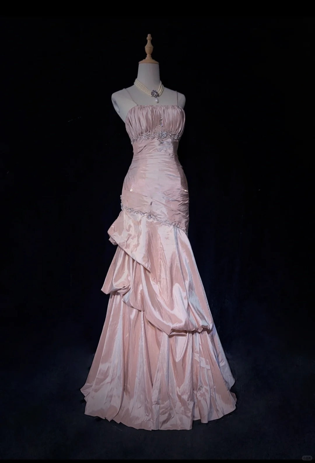 Sweet Spaghetti Straps Mermaid Formal Evening Dresses Pink Satin Layered Pleated Formal Prom Dresses With Beading Main image