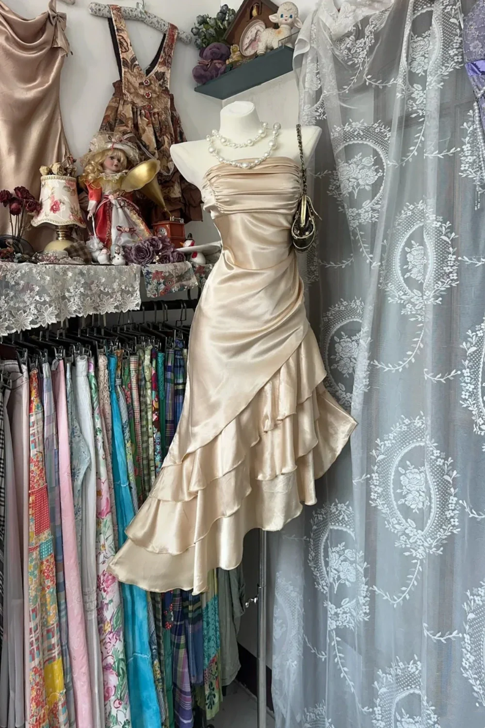 Girlhomeshops-Champagne Short Ruffle Satin Homecoming Dresses Birthday Dresses Main image