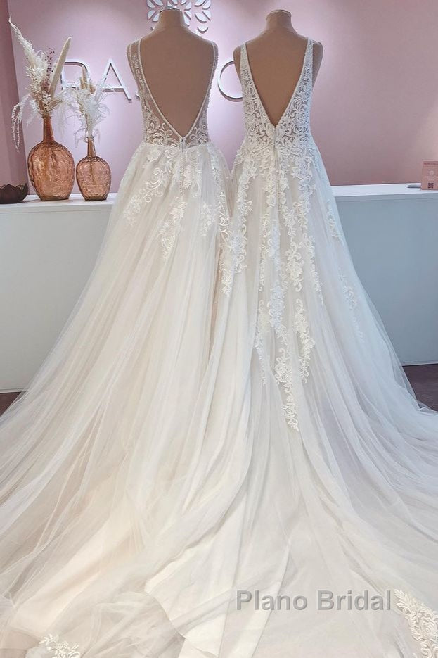 Glamorous Long A-Line Open Back Tulle Appliques Lace Wedding Dress Secondary image