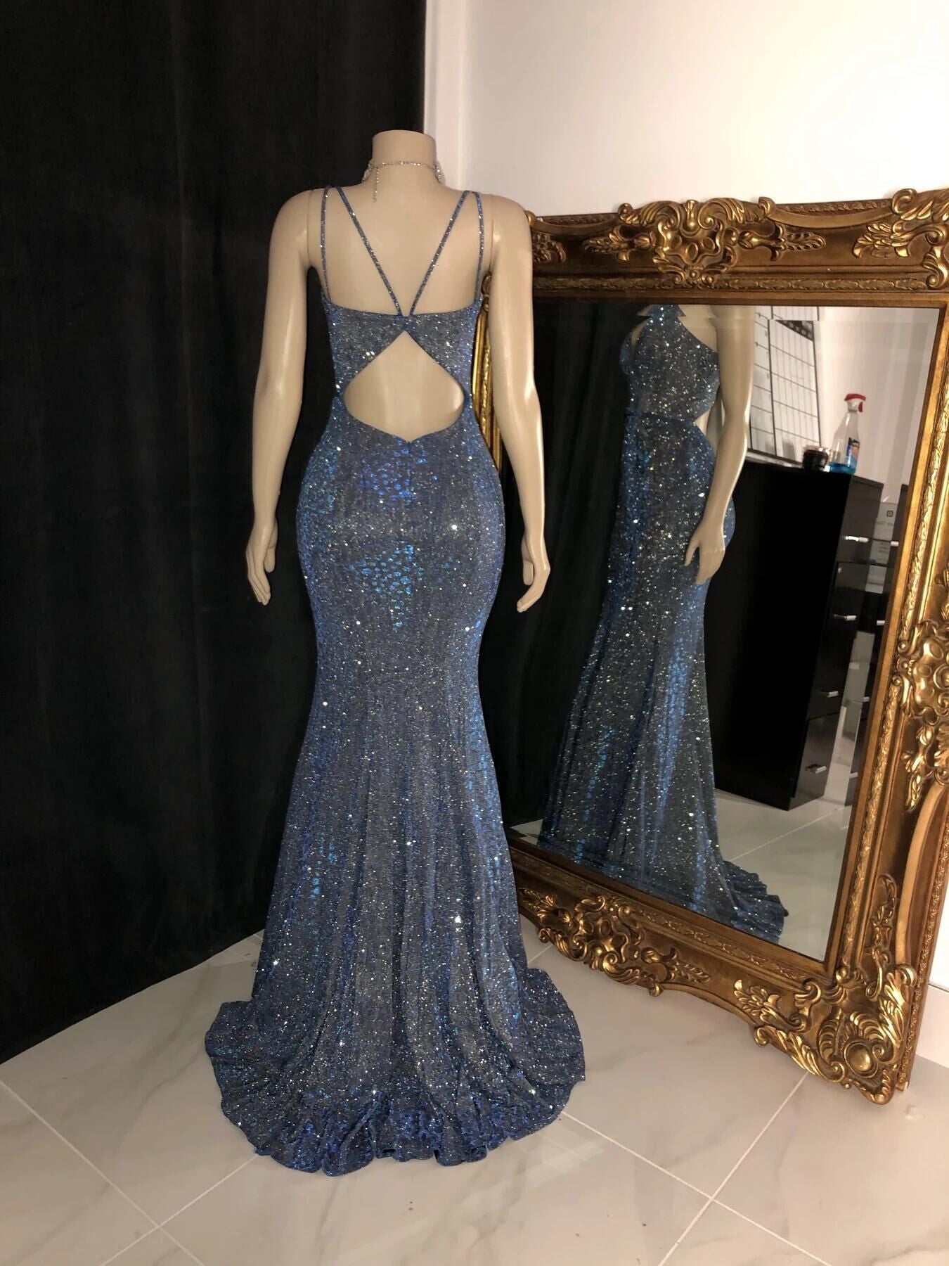 Glitter Mermaid Formal Prom Dresses Long Spaghetti Straps V Neck Open Back Formal Evening Party Gowns