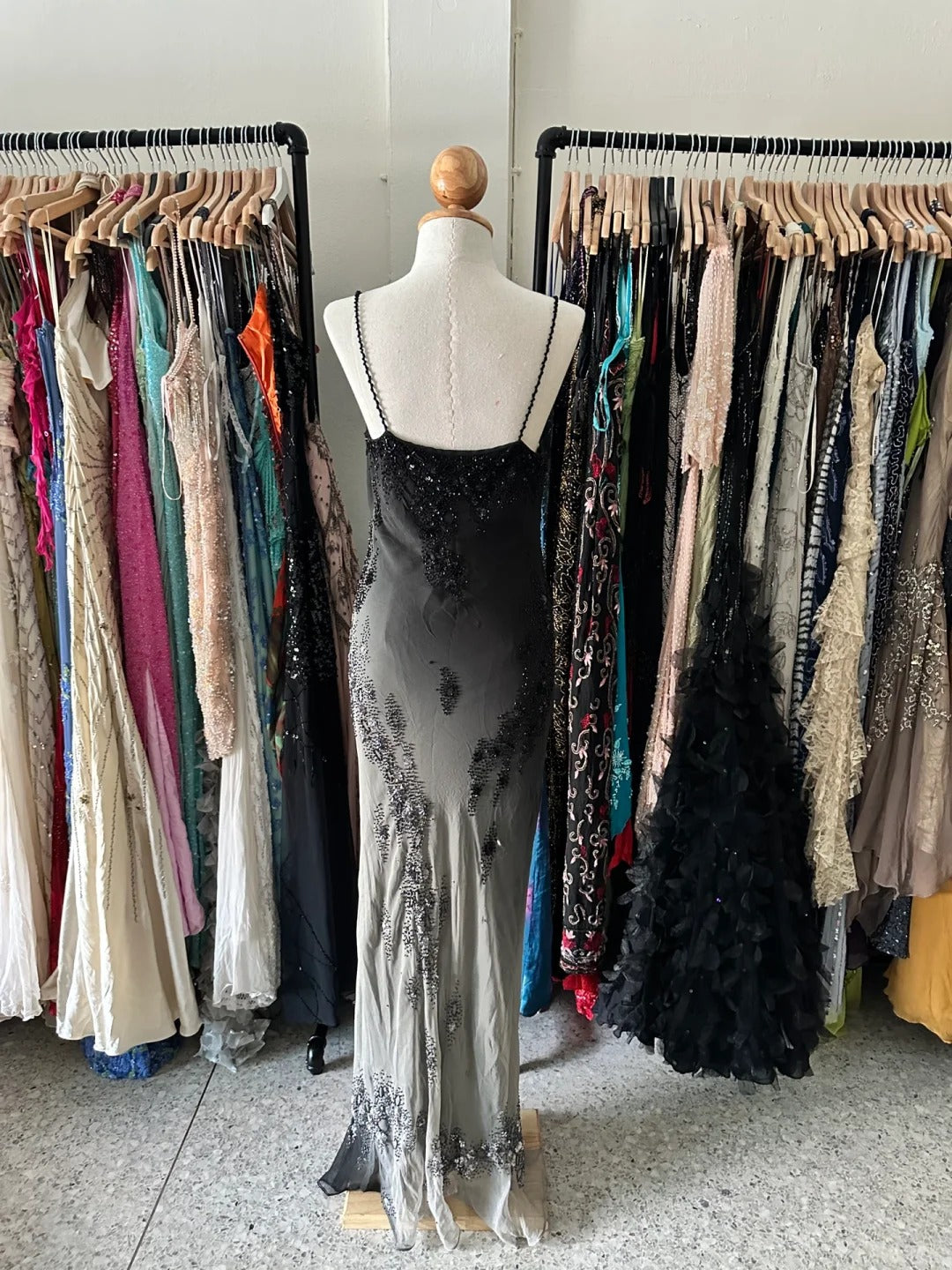 Gorgeous Black And Gray Gradient Beaded Chiffon Long Formal Prom Dresses