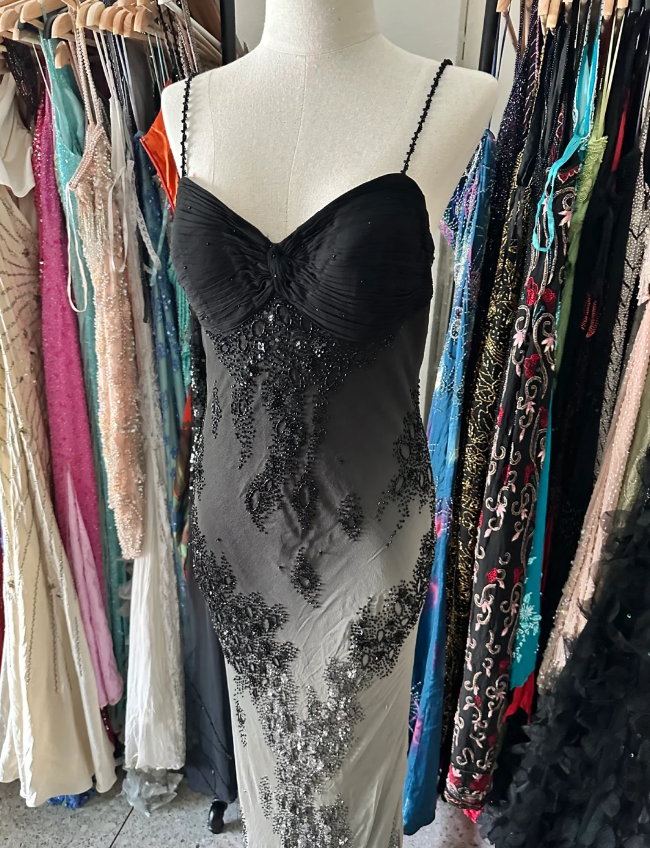 Gorgeous Black And Gray Gradient Beaded Chiffon Long Formal Prom Dresses