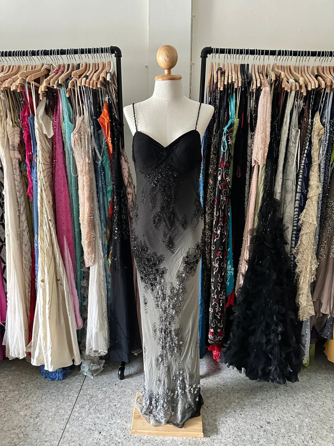 Gorgeous Black And Gray Gradient Beaded Chiffon Long Formal Prom Dresses