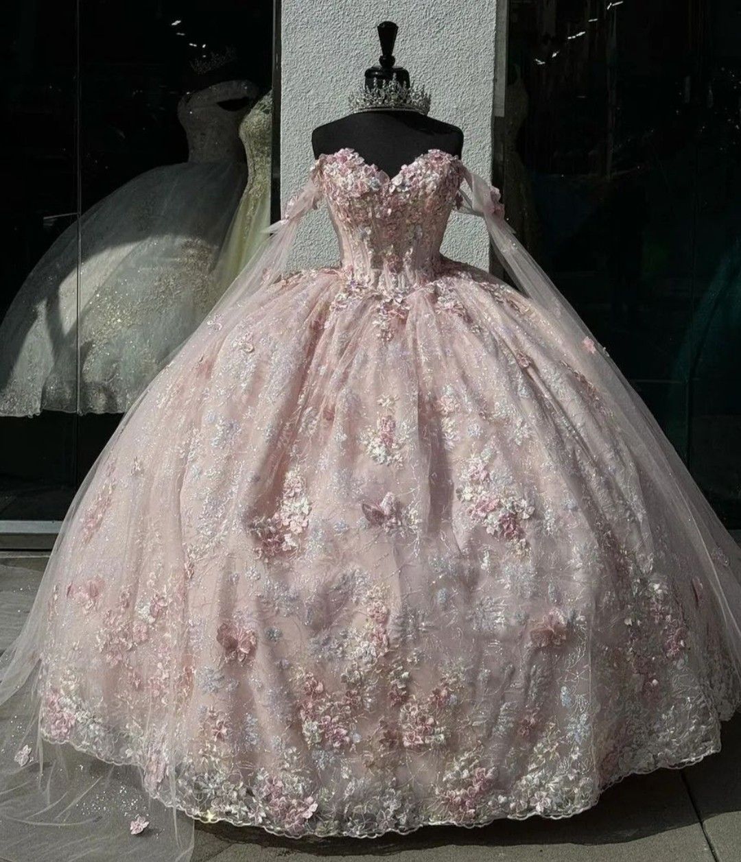 Gorgeous Pink Applique Ball Gowns Tulle Lace Off-The-Shoulder Long Quinceanera Dresses Tulle Sweet Birthday Dresses