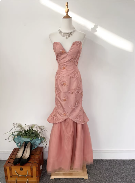 Gorgeous Princess Pink Mermaid Sweetheart Neck Embroidered Floral Satin Tulle Long Formal Prom Dresses Main image