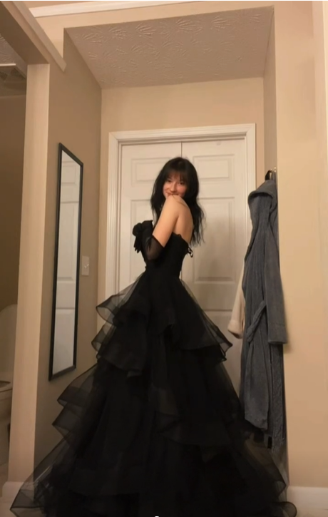 Princess A Line Sweetheart Neck Black Tiered Tulle Long Formal Prom Dresses Formal Evening Dresses Main image