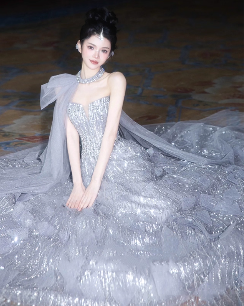 Gorgeous Silver Gray A-Line Strapless Sequined Train Formal Prom Dresses