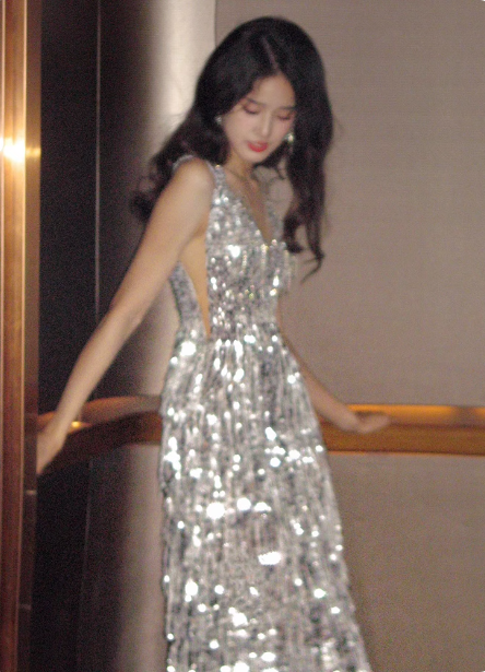 Gorgeous Silver V-Neck Tassel Sequin Long Formal Prom Dresses