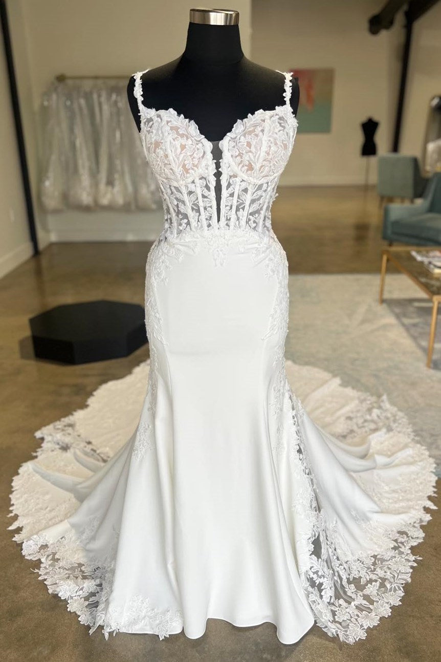 Gorgeous Spaghetti-Straps Sleeveless Mermaid Wedding Dress Appliques Lace Open Back With Buttons Main image