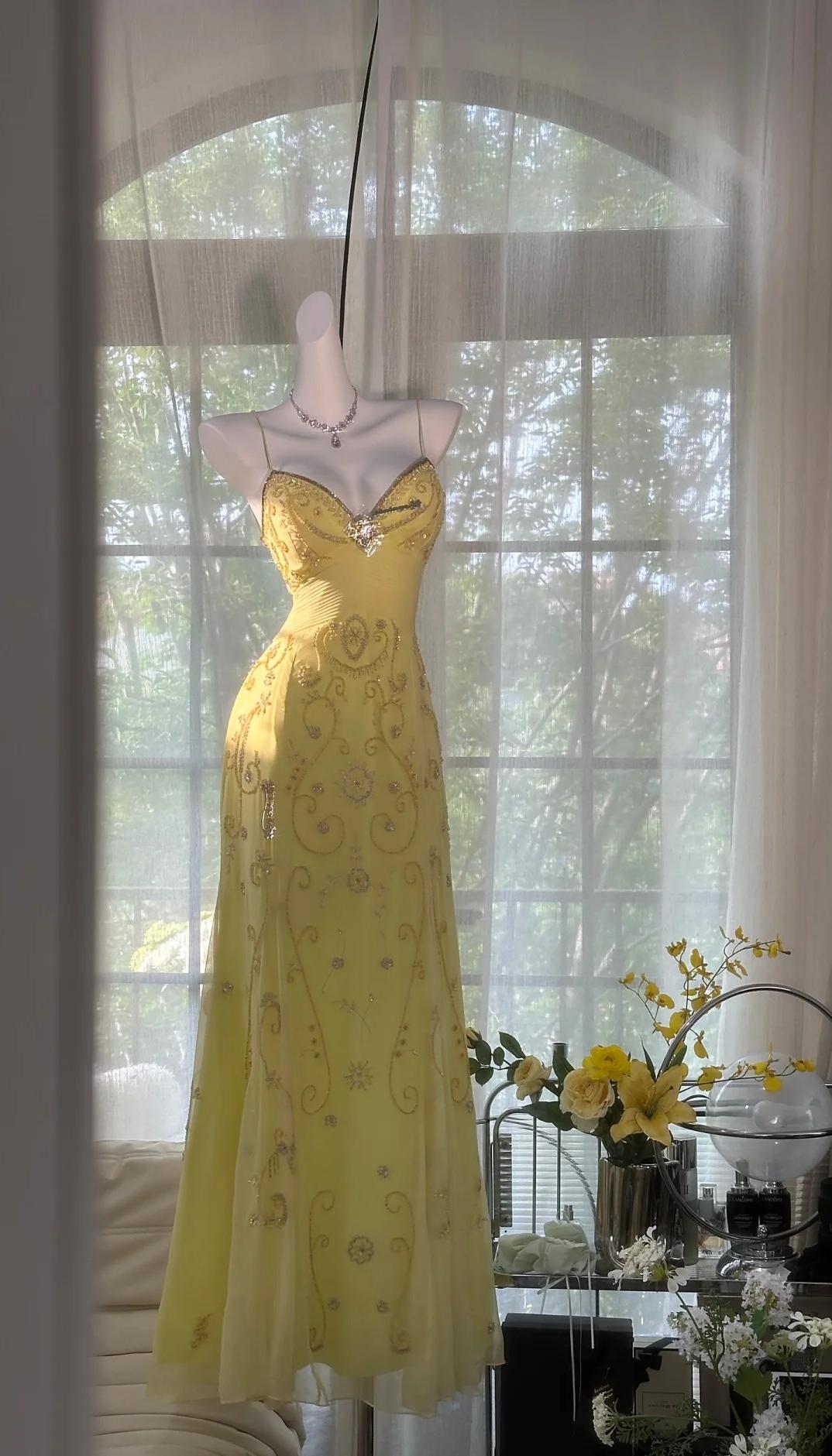 Gorgeous Butter Yellow Spaghetti Straps A-Line Tulle Beaded Long Formal Prom Dresses Backless Formal Evening Gowns